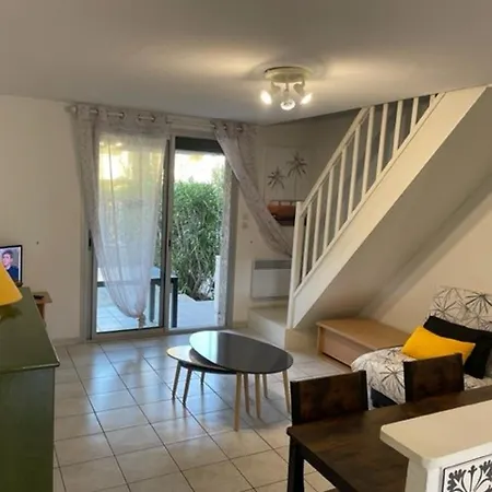 Pavillon Avec Terrasse, Piscine Et Parking, Proche Et Commerces - 6 Pers. - Fr-1-701-32 * Valras-Plage