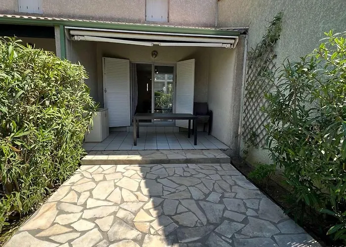 Apartment Pavillon Avec Terrasse, Piscine Et Parking, Proche Et Commerces - 6 Pers. - Fr-1-701-32