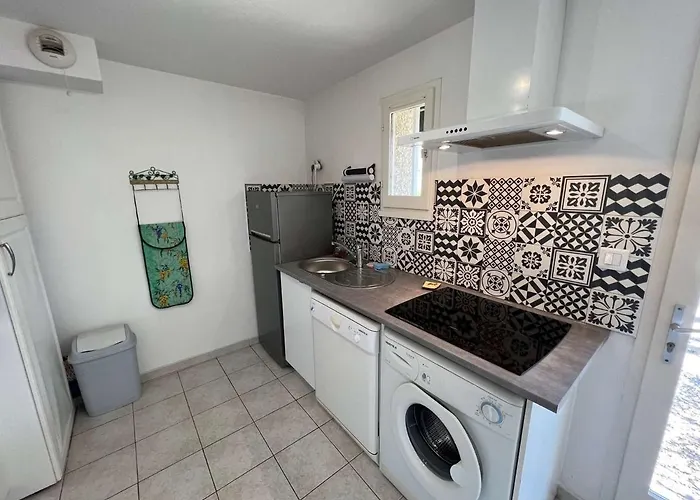 Pavillon Avec Terrasse, Piscine Et Parking, Proche Et Commerces - 6 Pers. - Fr-1-701-32 * Valras-Plage