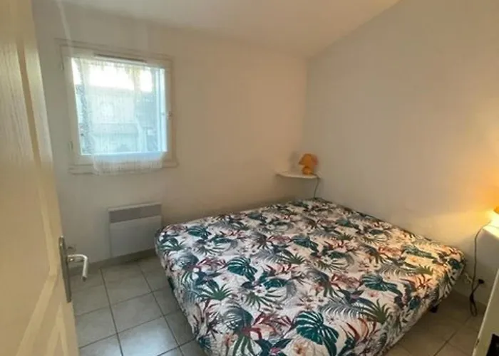 Apartment Pavillon Avec Terrasse, Piscine Et Parking, Proche Et Commerces - 6 Pers. - Fr-1-701-32