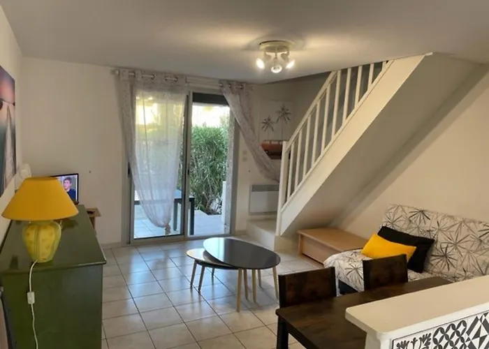 Pavillon Avec Terrasse, Piscine Et Parking, Proche Et Commerces - 6 Pers. - Fr-1-701-32 * Valras-Plage